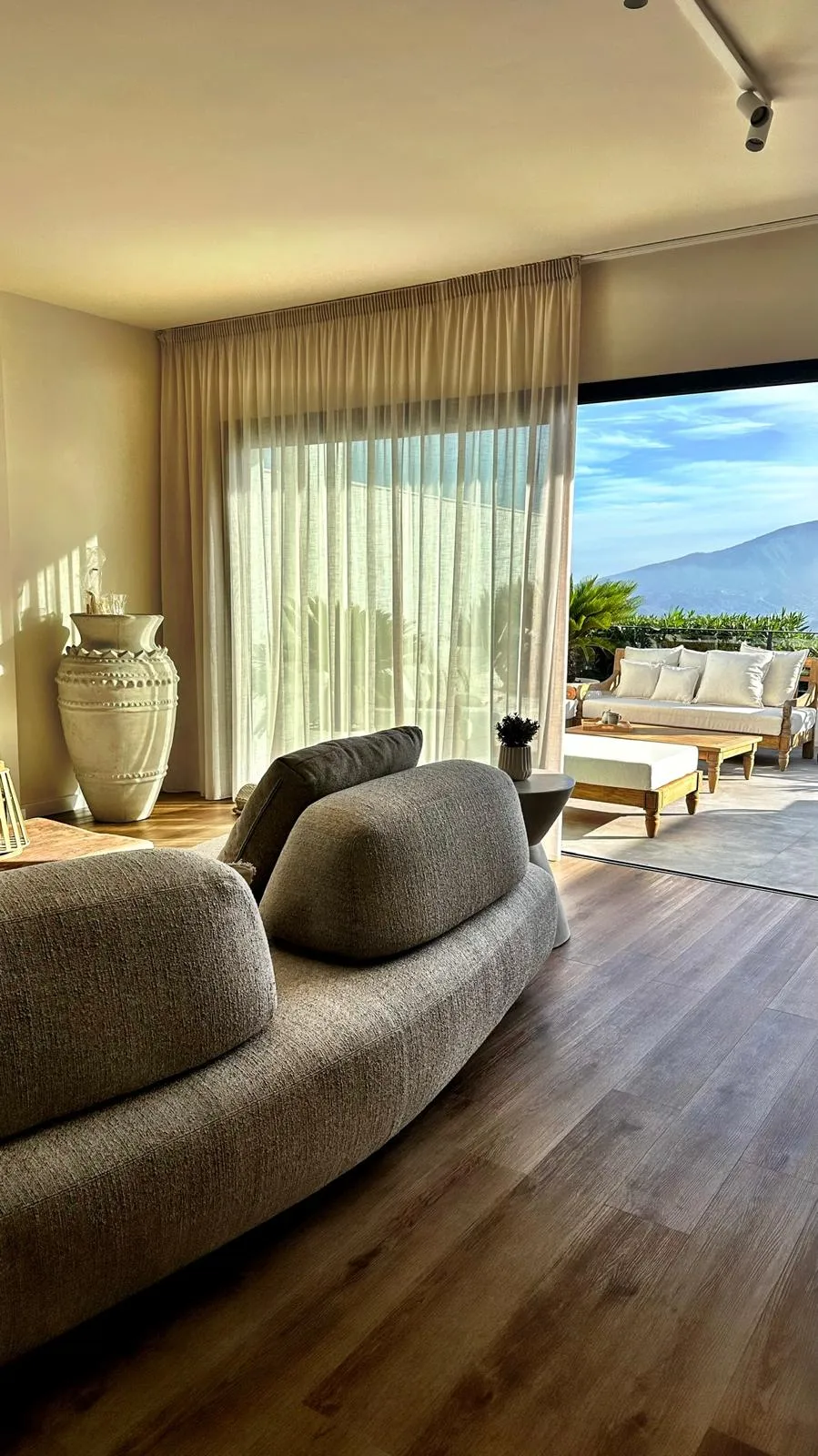 WhatsApp Image 2025-11-28 at 12.52.33 (1)