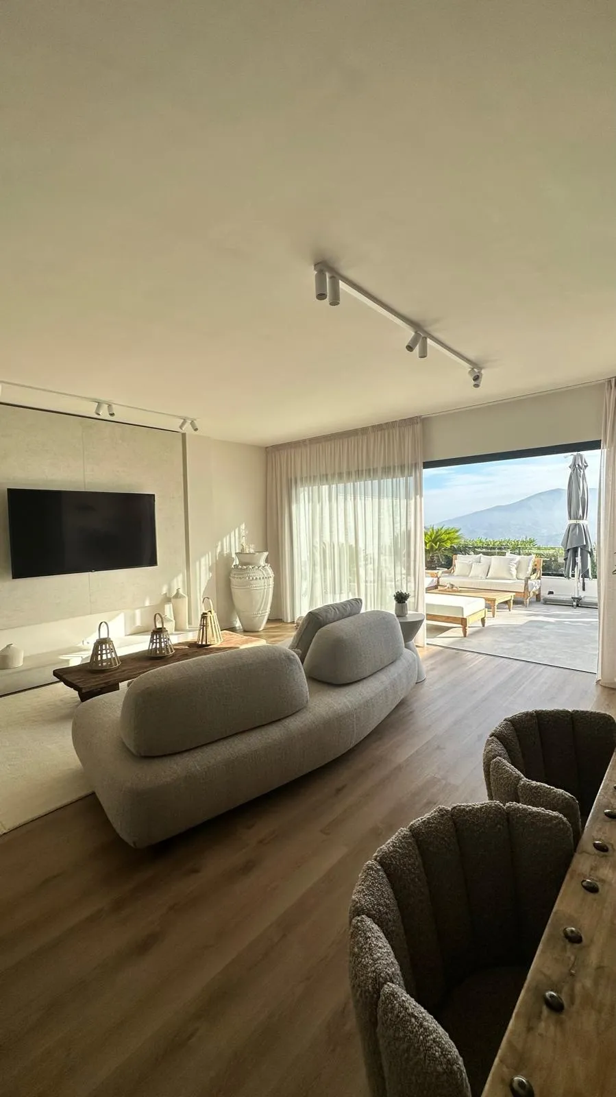 WhatsApp Image 2025-11-28 at 12.52.33 (2)