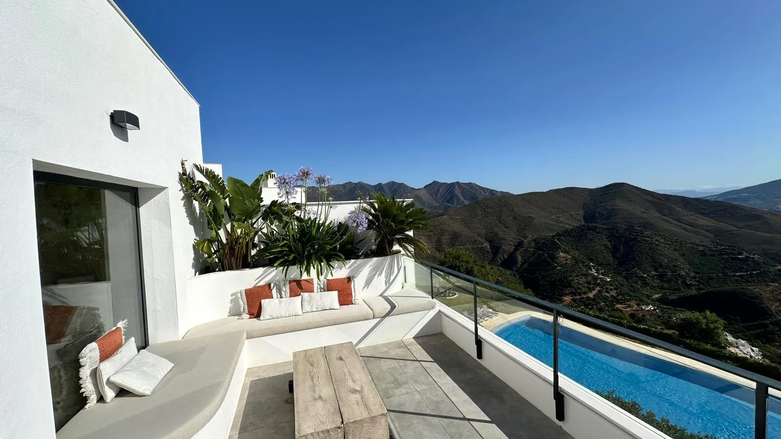 WhatsApp Image 2025-11-28 at 12.52.36