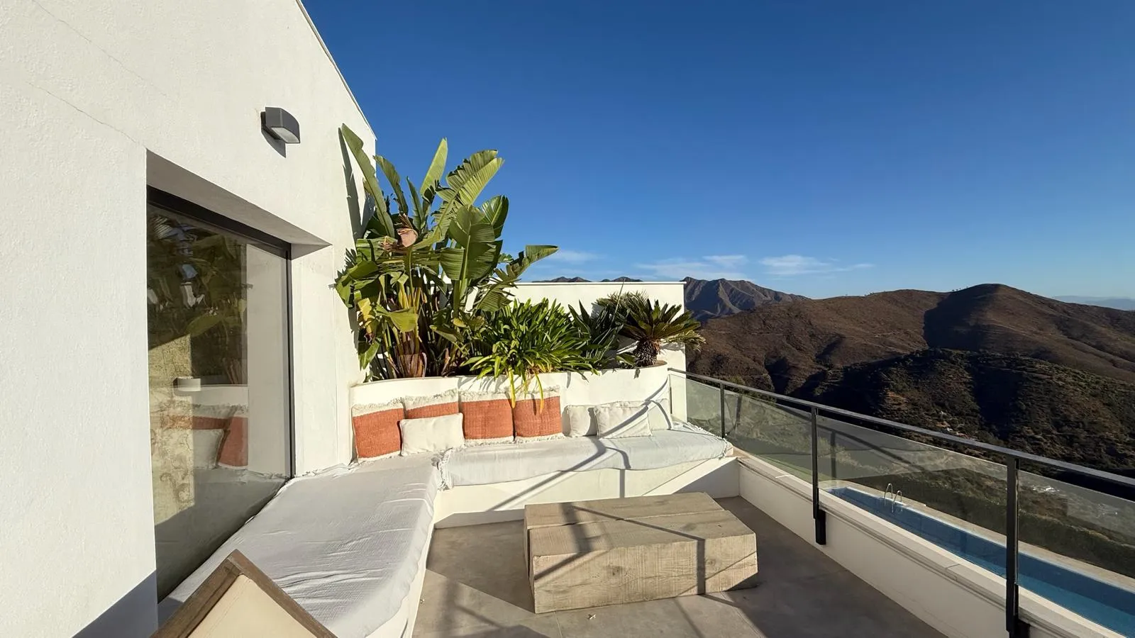 WhatsApp Image 2025-11-28 at 12.52.37 (1)