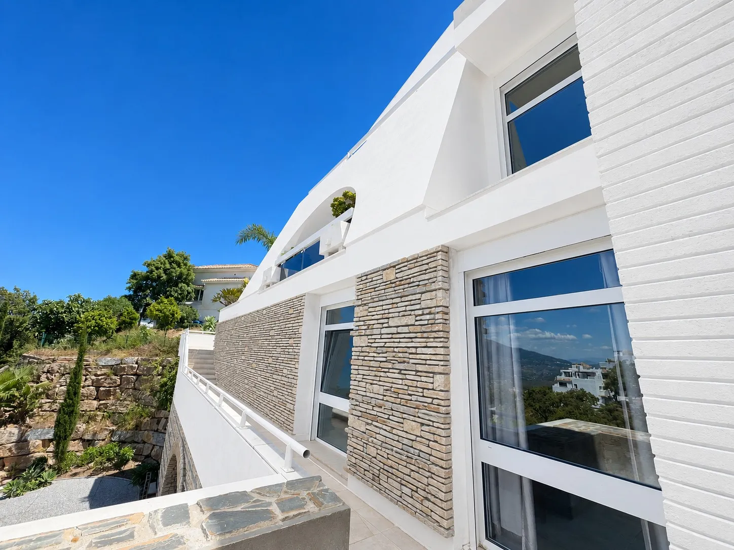 RyAHomes Real Estate Agency (2)
