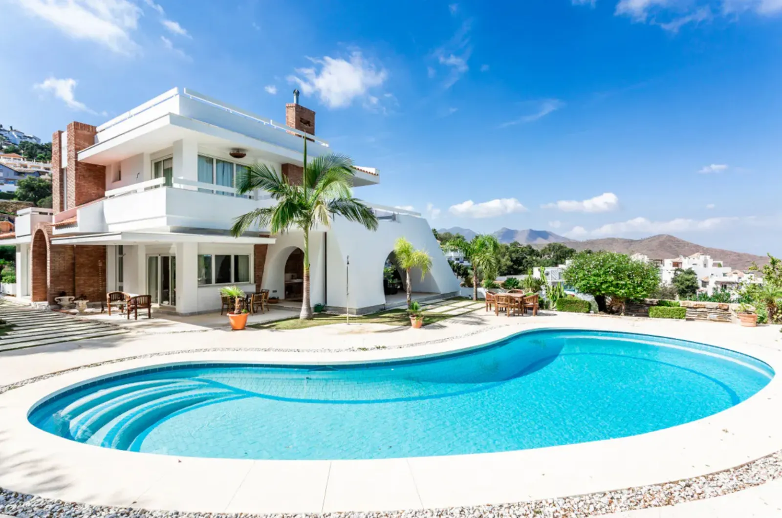 RyAHomes Real Estate Agency (7)